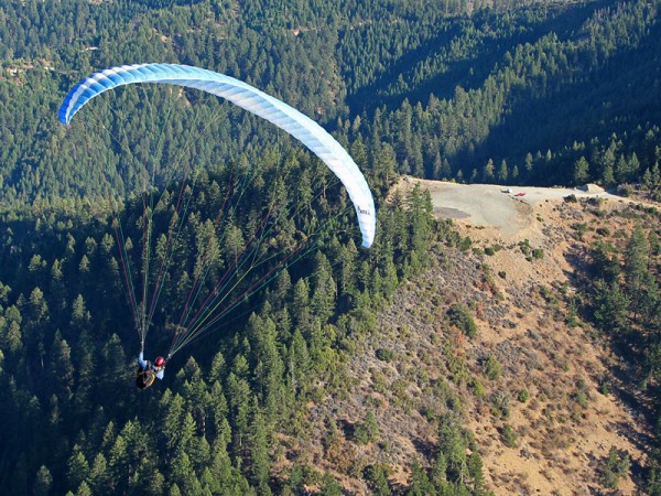 Pilot Brett Kerin preparing for a Top Launch fly by at Woodrat Mountain in early fall. Photo by Scott Harding.